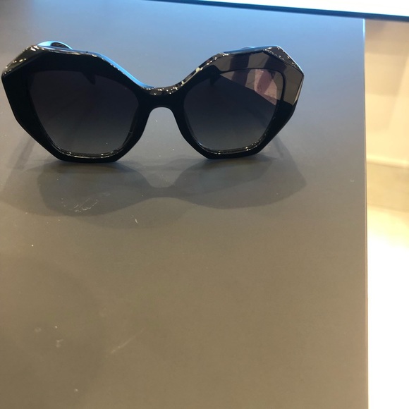 🤩🤩🤩prada  sunglasses 😻😻🤑 - Picture 6 of 16